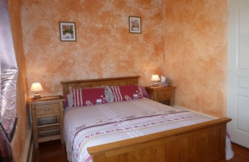 Villafans Bed & Breakfast | Charming Comfort Room with Wifi, Fireplace in Ognon Valley Village