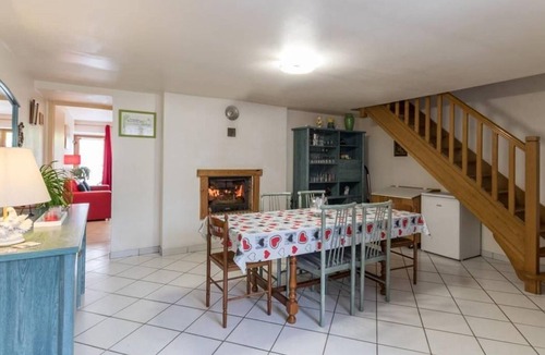 Brotte-les-Ray Cottage | Charming cottage with heated pool and fast Wi-Fi in Brotte-lès-Ray