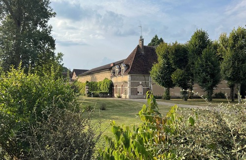 Villefargeau Cottage | Charming cottage in the 8-hectare grounds of a Burgundy château