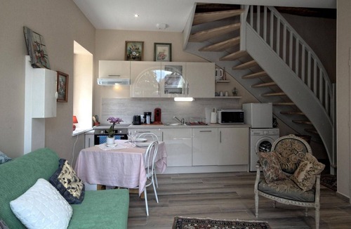 Montagney Cottage | Charming cottage in Montagney with terrace and park, pets allowed, private parking