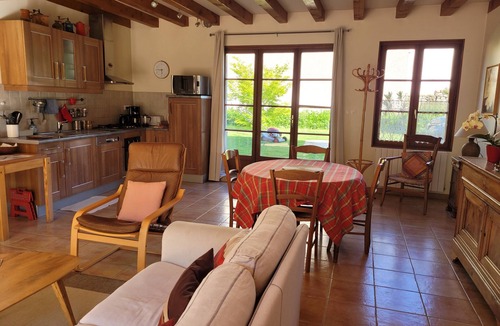 Michaugues Cottage | Charming cottage in Michaugues, a small village north of Burgundy