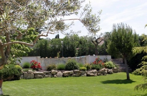 Caromb House | Charming cottage with infinity pool in provencal farmhouse