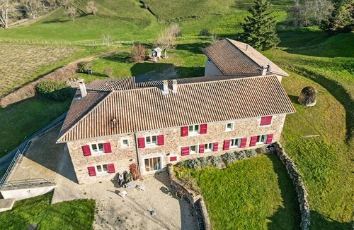 Chenas House | Charming family house in natural stone on a vineyard near Lyon.