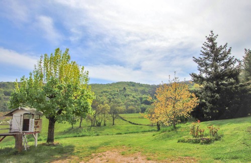 Chenas House | Charming family house in natural stone on a vineyard near Lyon.