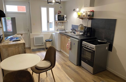 Caromb Apartment | Charming, friendly apartment with all amenities