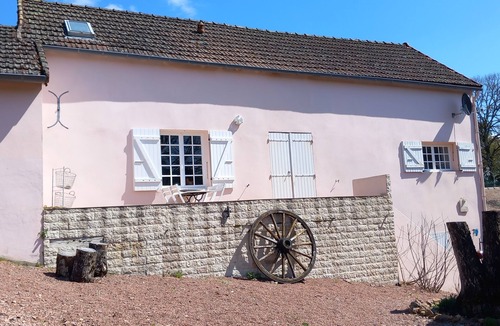 Chissey-en-Morvan Cottage | Charming gîte in Morvan Burgundy, pets welcome