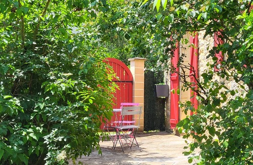 Concores House | Charming gîte near Gourdon - stone, nature, enclosed garden, terrace