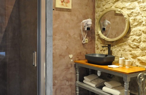 Sarrians Bed & Breakfast | CHARMING GUEST HOUSES IN PROVENCE IN THE HEART OF THE VINES
