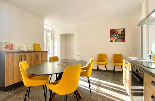 Lons-le-Saunier House | Charming house with garden in the heart of Lons-le-Saunier.