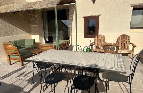 Venasque Apartment | Charming house in the village center of Venasque