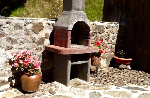 Thiezac Cottage | Charming House in Thiézac: Mountain Views, Near Super-Lioran, 3BR, Garden, Fireplace, WiFi