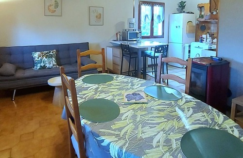 Venisey Cottage | Charming House in Venisey - Tranquility and Pets Allowed
