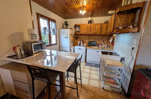 Venisey Cottage | Charming House in Venisey - Tranquility and Pets Allowed