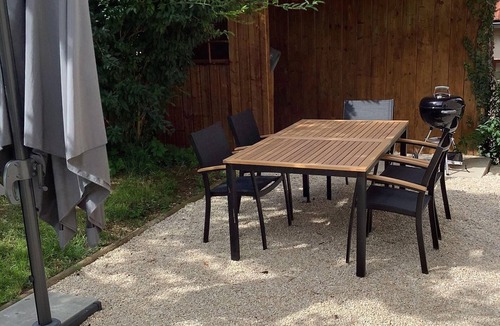 Maizieres Cottage | Charming independent cottage with garden and family activities