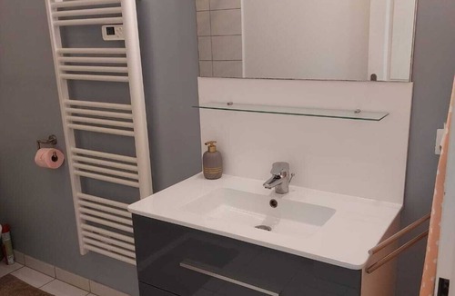La Ville-du-Bois Apartment | Charming La ville du bois studio ideal for departures from Orly and visits to Paris