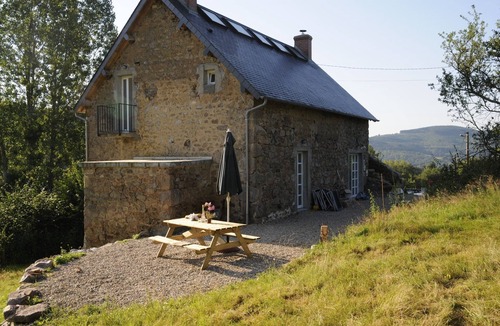 Cussy-en-Morvan House | Charming old stone house in the Morvan, tastefully restored, comfortable (WLAN)