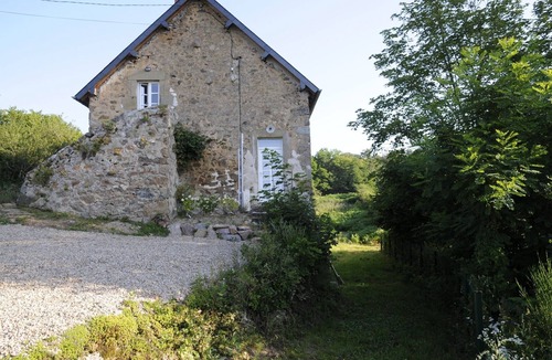 Cussy-en-Morvan House | Charming old stone house in the Morvan, tastefully restored, comfortable (WLAN)