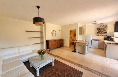 Le Bar-sur-Loup Cottage | Charming Private Cottage with Garden & Parking in Bar-sur-Loup