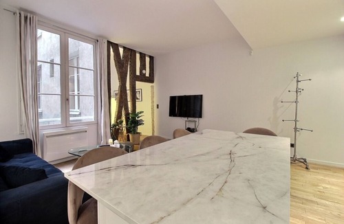 Les Halles Apartment | Charming & Quiet - 1 Bedroom, 1 Bath Apartment - Louvre & Rivoli