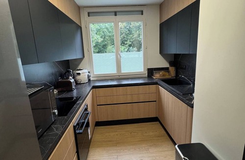 Ablon-sur-Seine Apartment | Charming renovated apartment with terrace and parking, 10 minutes from Orly