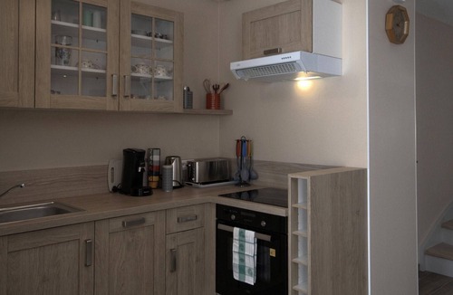 Montagney Cottage | Charming renovated cottage with terrace in park