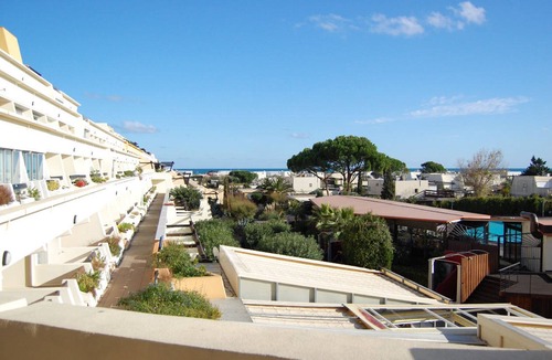 Naturist Village Apartment | Charming Studio with Terrace & Parking, Near Waiki - Sleeps 2