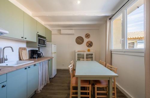 La Roque-sur-Pernes House | Charming stone house in a tourist residence