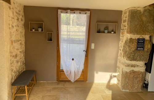 Assier House | Charming Stone Cottage with Jacuzzi near Rocamadour and Padirac Chasm