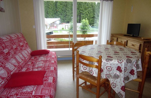 Premanon Apartment | Charming studio-cabin in quiet residence
