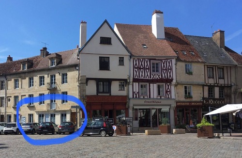 Semur-en-Auxois Apartment | Charming studio in the center of town on Place Notre Dame