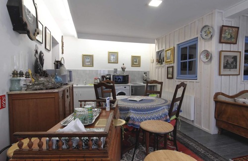 Mersuay Cottage | Charming Studio with Garden and Terraces, Peaceful and Historic Setting