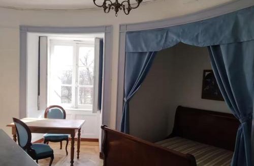 Frasne-le-Chateau Bed & Breakfast | Chateau de Frasne
