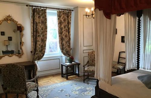 Fleurie House | Chateau de la Chapelle des Bois