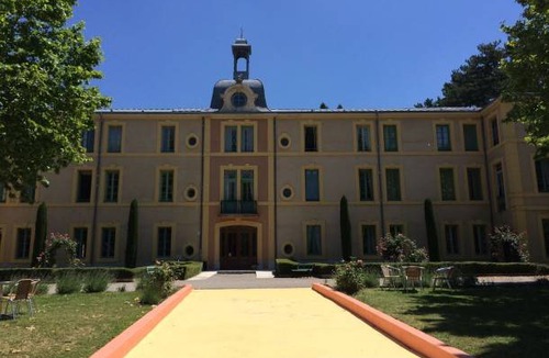 Montbrun-les-Bains Apartment | Chateau des Gipières