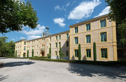Montbrun-les-Bains Apartment | Chateau des Gipières 1