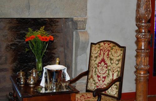 Mouret Bed & Breakfast | CHATEAU LA SERVAYRIE - Chambre d'hôtes