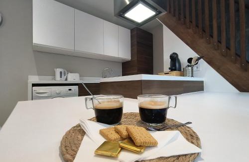 Flace Apartment | Chez Emma et Louise - Maison individuelle avec stationnement gratuit