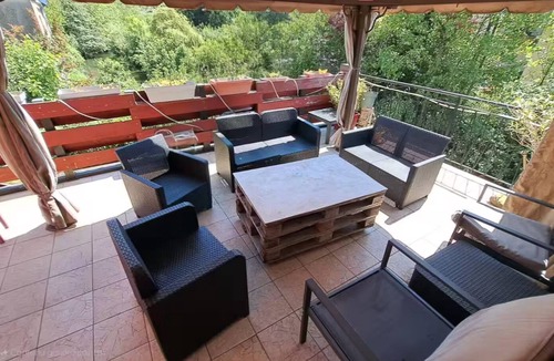 Arbois House | CHEZ INES A place to live in Arbois - 2 to 10 pers ARBOIS