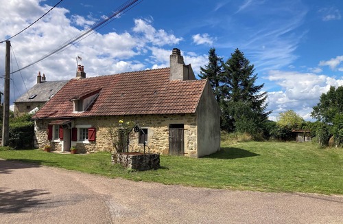 Chastellux-sur-Cure House | Chez Lulu in Chastellux