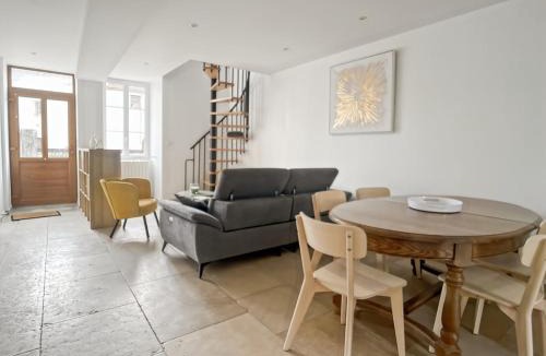Joux-la-Ville House | Chez Lumael
