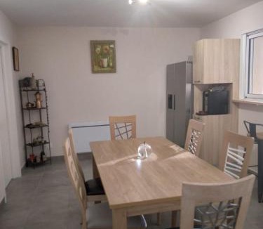 Versaugues Bed & Breakfast | Chez Nelly