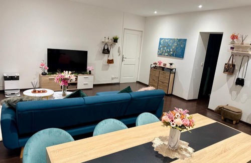 Bourg-en-Bresse House | Chez Olivia - Chambre d'hotes Premium - Gare de Bourg à 4 min