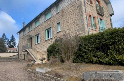 Usson-en-Forez Apartment | Chez Patrice et Marieline F2