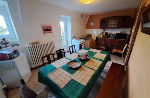 Usson-en-Forez Apartment | Chez Patrice et Marieline F2