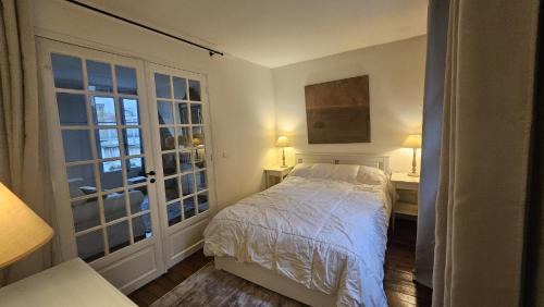 6th Arrondissement Bed & Breakfast | Chez Roméo