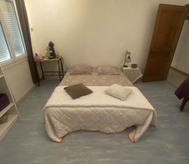 Entrechaux House | Chez Steven