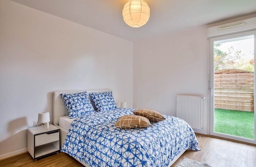 Orly Apartment | Chic apart with terrace and parking - Chic apart with terrace and parking in Orly