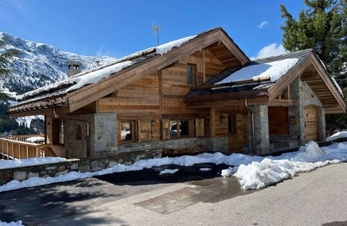 Meribel Ski Chalet | Chic chalet in Méribel with sauna and Nordic bath