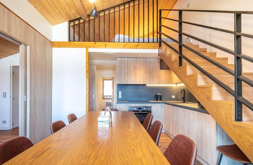 Doucy-Combelouviere Apartment | Chic Duplex Apartment in Doucy