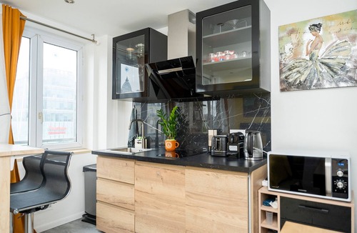 Le Kremlin-Bicetre Apartment | Chic Parisian Apartment - Air-Con, 1-Bed